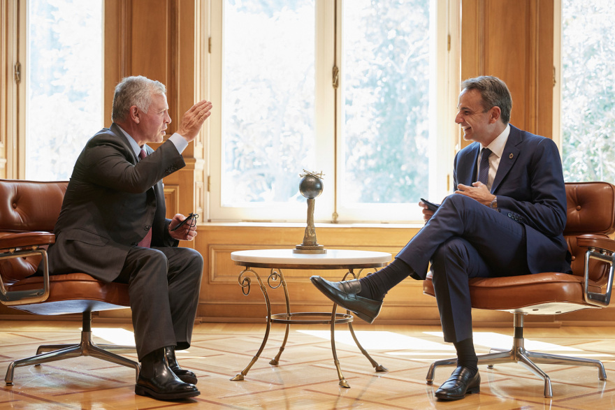 Μητσοτάκης με τον βασιλιά της Ιορδανίας: Δωρεά 150.000 δόσεων εμβολίου από την Ελλάδα