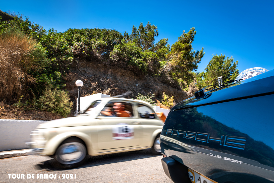 Tour de Samos 2021: Πραγματοποιήθηκε για τρίτη φορά η παρέλαση ιστορικών αυτοκινήτων στη Σάμο