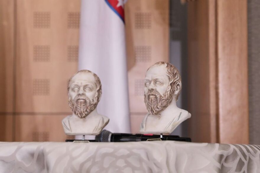 Η ΑΧΕΠΑ βράβευσε τον πρωθυπουργό, τον πρόεδρο της Κύπρου και τον Ευάγγελο Μαρινάκη