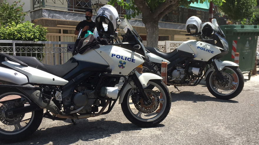 Δάφνη: Άγρια δολοφονία – Σκότωσε την γυναίκα του και παραδόθηκε