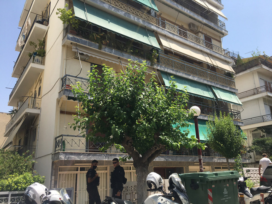 Δάφνη: Άγρια δολοφονία – Σκότωσε την γυναίκα του και παραδόθηκε