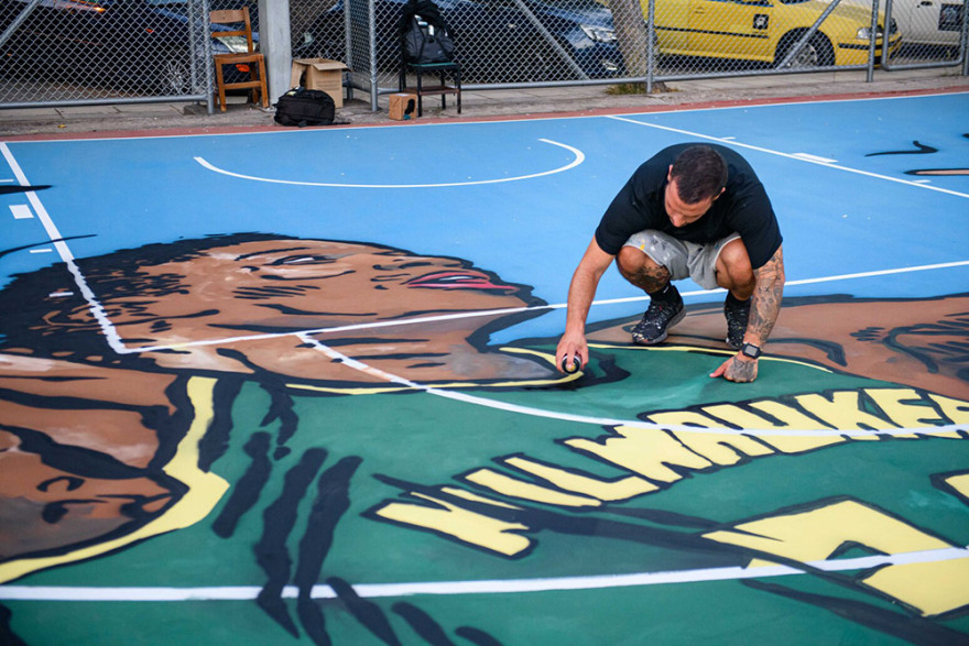 Τα γήπεδα μπάσκετ των Σεπολίων μεταμορφώνονται προς τιμήν του Γιάννη Αντετοκούνμπο