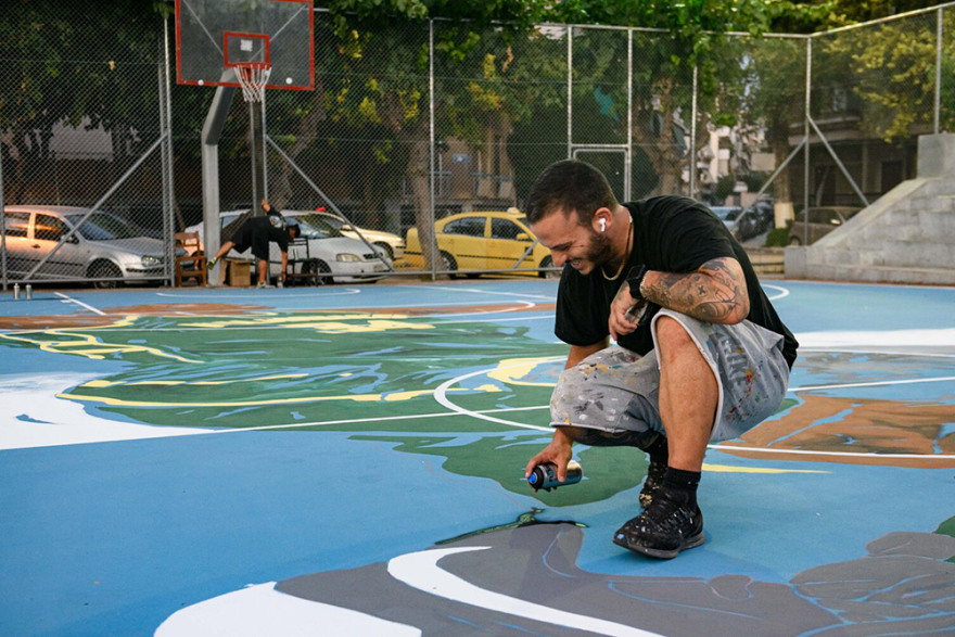 Τα γήπεδα μπάσκετ των Σεπολίων μεταμορφώνονται προς τιμήν του Γιάννη Αντετοκούνμπο