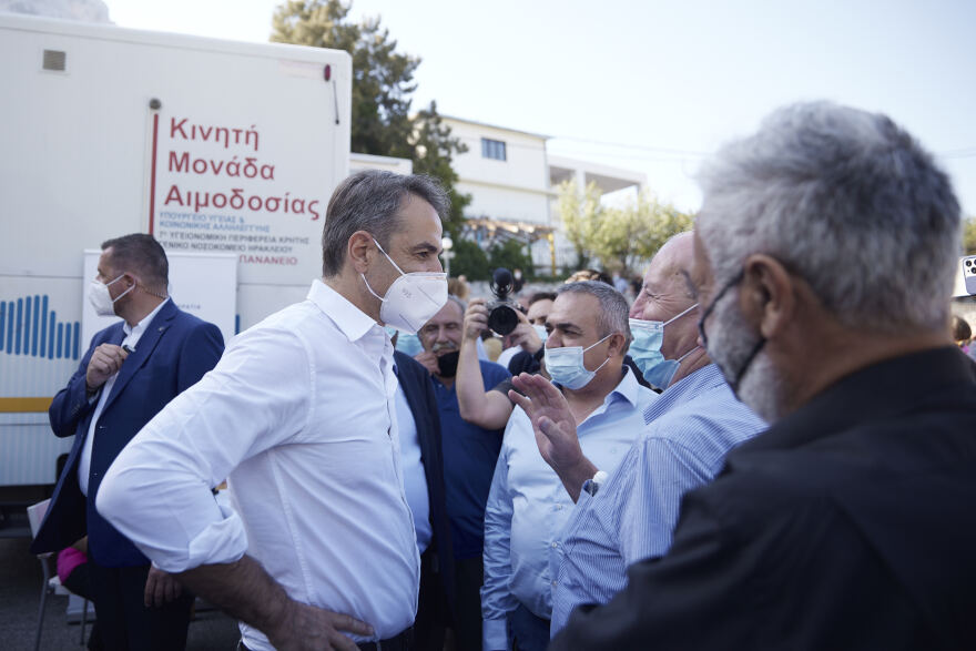Μητσοτάκης από το Ρέθυμνο: Το εμβόλιο είναι ασφαλές, δεν έχει παρενέργειες - Σπεύστε όλοι να εμβολιαστείτε
