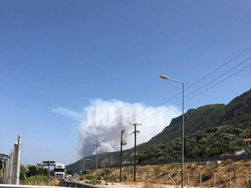 Αχαΐα: Μποτιλιάρισμα λόγω της πυρκαγιάς στη Ζήρια – Φεύγουν προς το Αίγιο