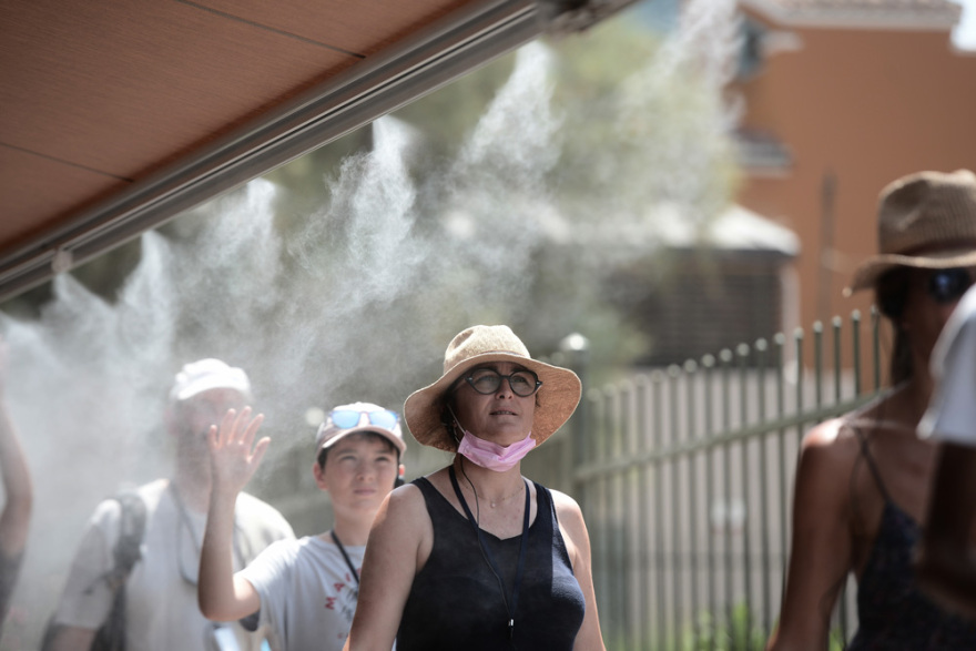 Καιρός - Ακραίος καύσωνας διαρκείας: Σε ποιες περιοχές θα δούμε 46άρια τη Δευτέρα - Νέοι χάρτες