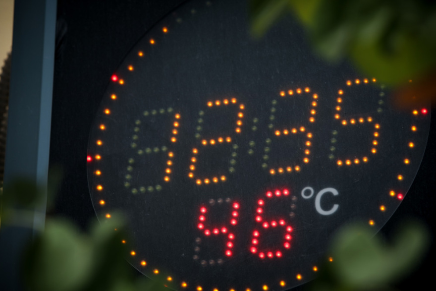 Καιρός - Ακραίος καύσωνας διαρκείας: Σε ποιες περιοχές θα δούμε 46άρια τη Δευτέρα - Νέοι χάρτες