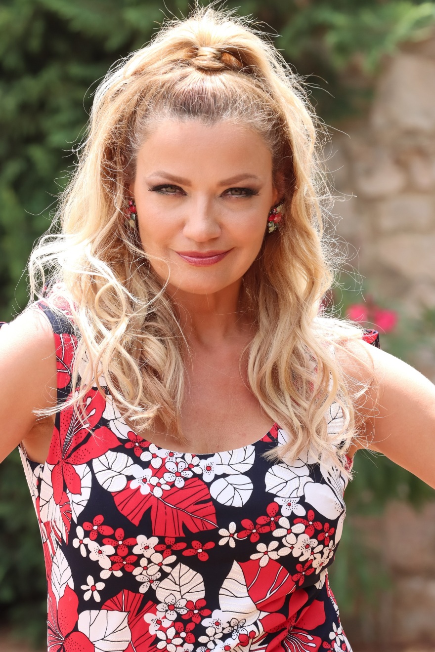 «Άσε μας ρε μαμά»:  H νέα, οικογενειακή, κωμική σειρά του Alpha έρχεται τον Σεπτέμβριο