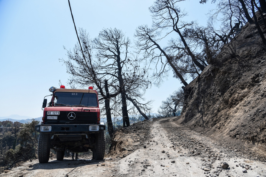 Φωτιά στην Αχαΐα: Εικόνα καταστροφής - Ανυπολόγιστες ζημιές σε σπίτια και καλλιέργειες (φωτογραφίες και βίντεο)