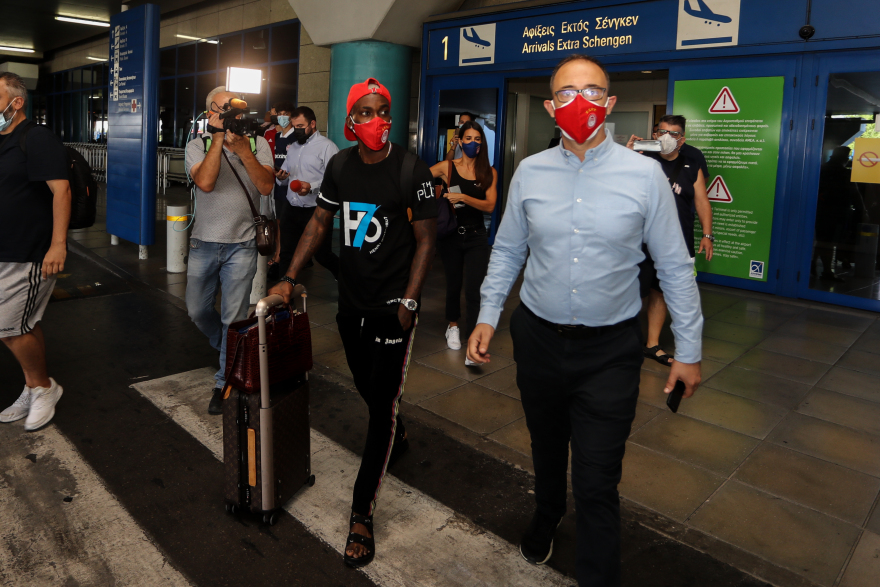 Ολυμπιακός: Στην Ελλάδα ο Ονιεκούρου