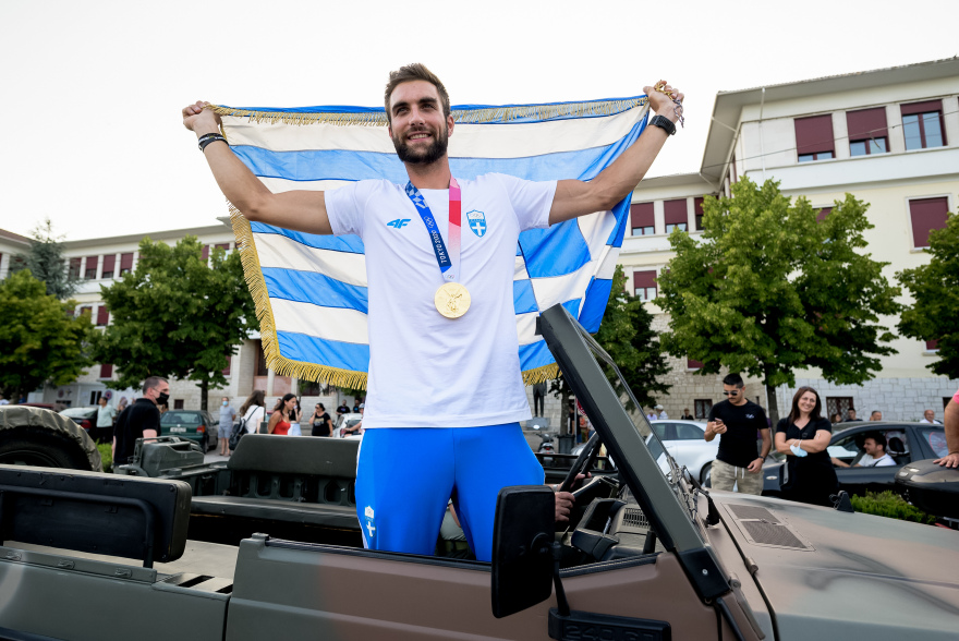 Τα Ιωάννινα «γκρέμισαν τα τείχη» τους για τον Στέφανο Ντούσκο - Δείτε βίντεο από τη θερμή υποδοχή