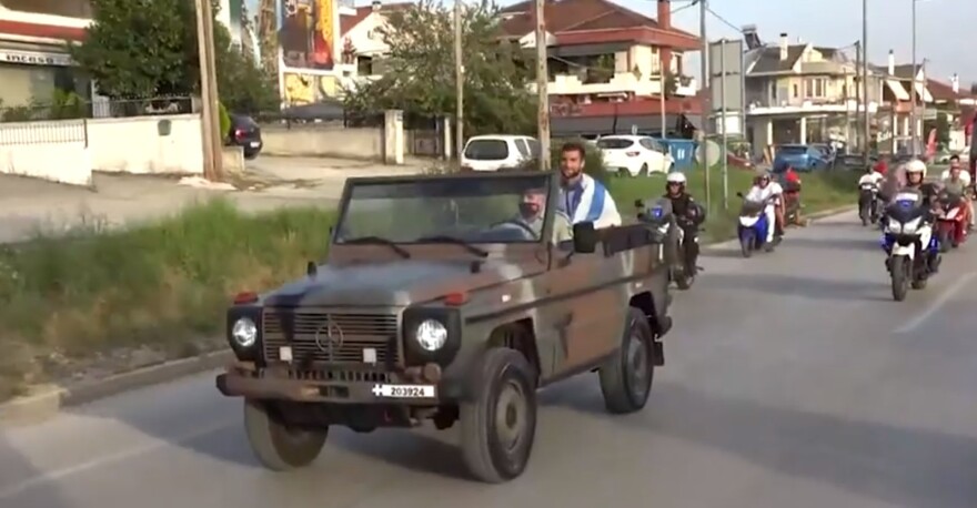 Τα Ιωάννινα «γκρέμισαν τα τείχη» τους για τον Στέφανο Ντούσκο - Δείτε βίντεο από τη θερμή υποδοχή