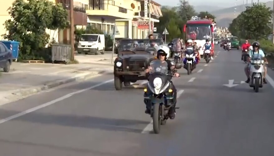 Τα Ιωάννινα «γκρέμισαν τα τείχη» τους για τον Στέφανο Ντούσκο - Δείτε βίντεο από τη θερμή υποδοχή