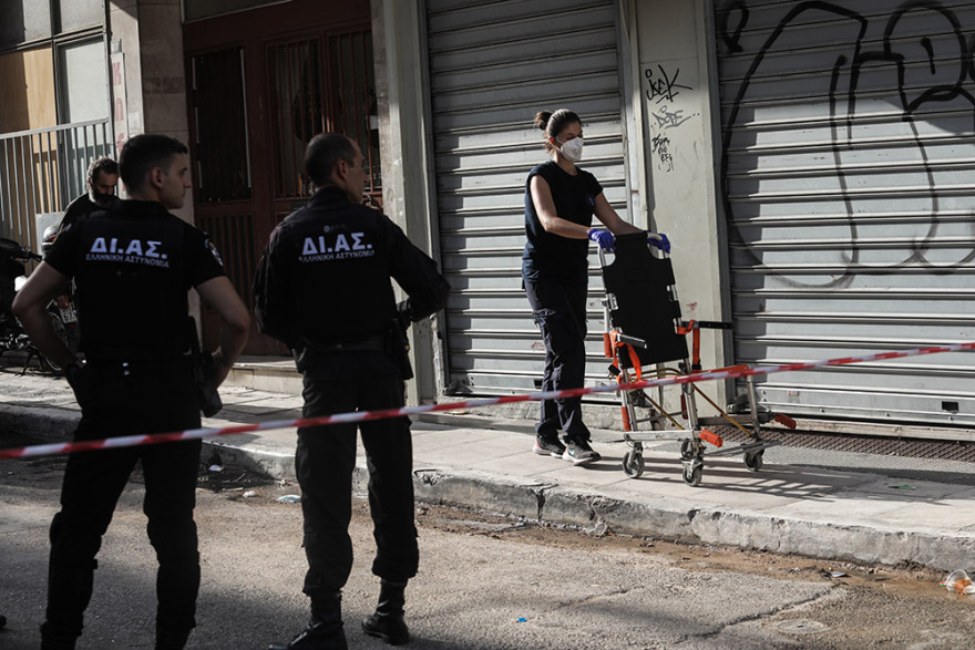 Φωτιά στα Πατήσια: Γιαγιά και εγγονός τα θύματα της έκρηξης