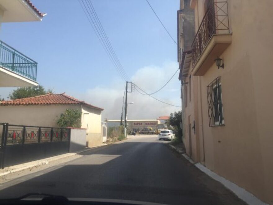 Μεγάλες φωτιές σε Μάνη, Μεσσηνία και Εύβοια: Απομακρύνθηκαν κάτοικοι - Μάχη με τις αναζωπυρώσεις