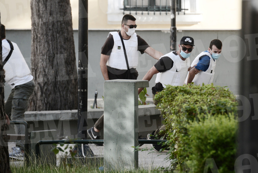 Δάφνη: Στον ανακριτή ο συζυγοκτόνος - Πήγαν να τον... λιντσάρουν συγγενείς της νεκρής