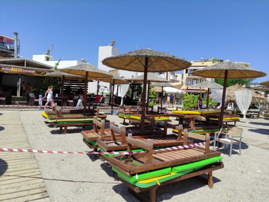 Λουκέτα λόγω μη έκδοσης αποδείξεων σε Πάρο, Σαντορίνη, Ίο