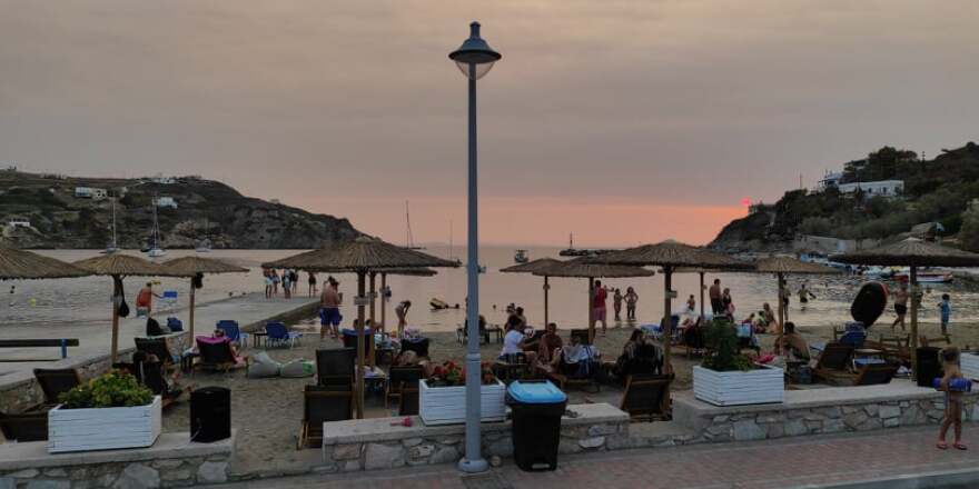 Στις Κυκλάδες ο καπνός από τις φωτιές σε Εύβοια και Αττική - Δείτε φωτογραφίες