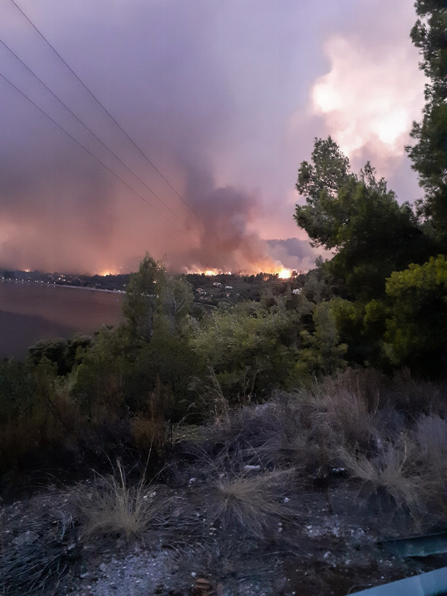 Νύχτα αγωνίας για την πύρινη λαίλαπα σε Αρχαία Ολυμπία, Βόρεια Εύβοια και Μεσσηνία 