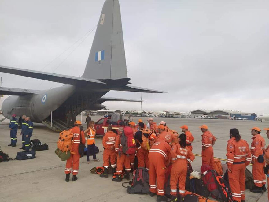 Φωτιά στη Βαρυμπόμπη: Έρχεται βοήθεια από την Κύπρο