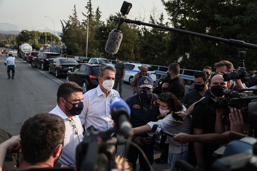 Φωτιά στη Βαρυμπόμπη - Μητσοτάκης: Οι κρίσιμες υποδομές άντεξαν - Τα σπίτια θα ξαναχτιστούν