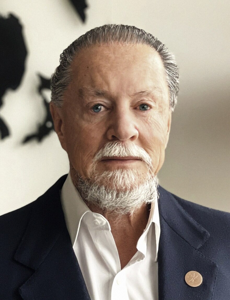 O Ισραηλινός μεγιστάνας Eyal Ofer με το γιοτ των 200 εκατ. ευρώ στην Σχοινούσα - Δείτε φωτογραφίες