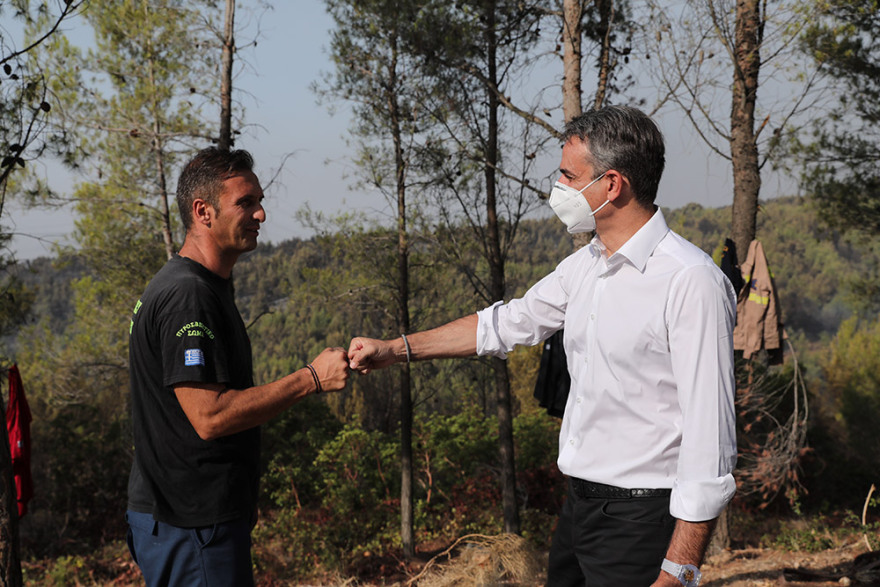 Φωτιά στη Βαρυμπόμπη - Μητσοτάκης: Οι κρίσιμες υποδομές άντεξαν - Τα σπίτια θα ξαναχτιστούν