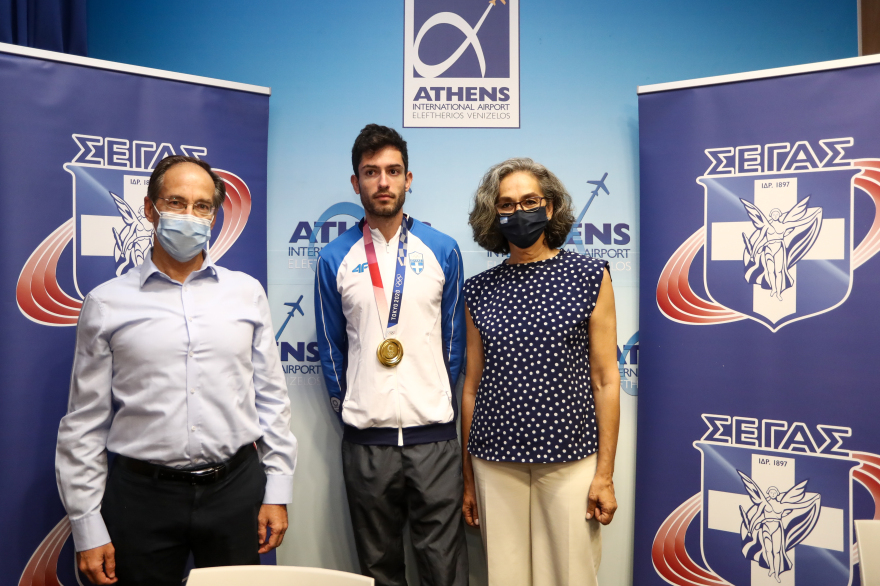 Ολυμπιακοί Αγώνες: Στην Αθήνα ο «χρυσός» Μίλτος Τεντόγλου - Δείτε βίντεο και φωτογραφίες