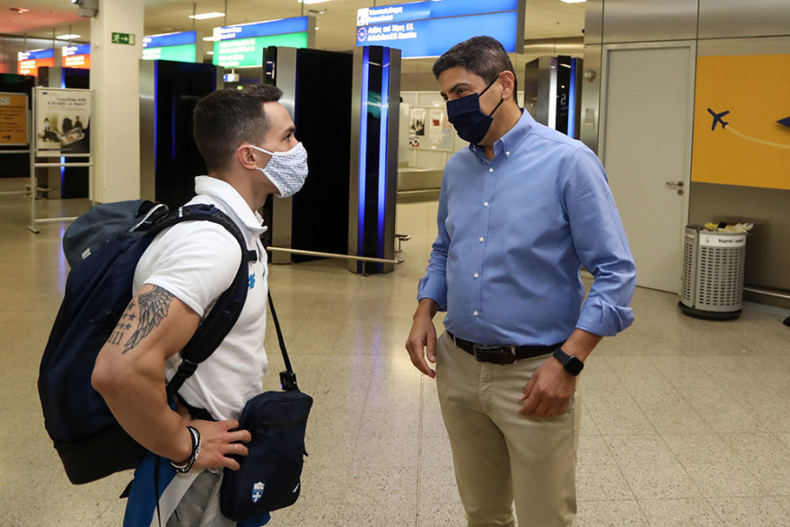 Ολυμπιακοί Αγώνες: Εντυπωσιακή υποδοχή σε Καραλή και Πετρούνια στο «Ελ. Βενιζέλος»