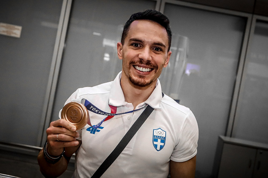 Ολυμπιακοί Αγώνες: Εντυπωσιακή υποδοχή σε Καραλή και Πετρούνια στο «Ελ. Βενιζέλος»