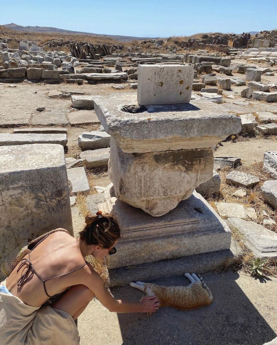 Τεό Νιάρχος - Καμίλ Ρόου: Στην Ελλάδα για διακοπές - Βίντεο και φωτογραφίες