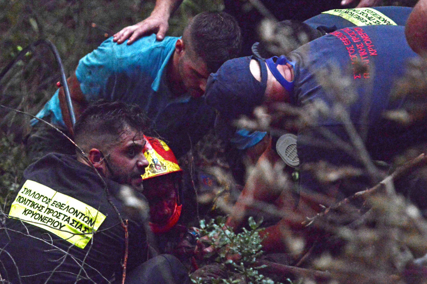 Απεγκλωβίστηκε εθελοντής πυροσβέστης που έπεσε σε πηγάδι στο Κρυονέρι