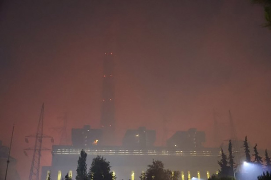 Φωτιά στην Τουρκία: Εκρήξεις σε σταθμό παραγωγής ηλεκτρικής ενέργειας που τυλίχτηκε στις φλόγες