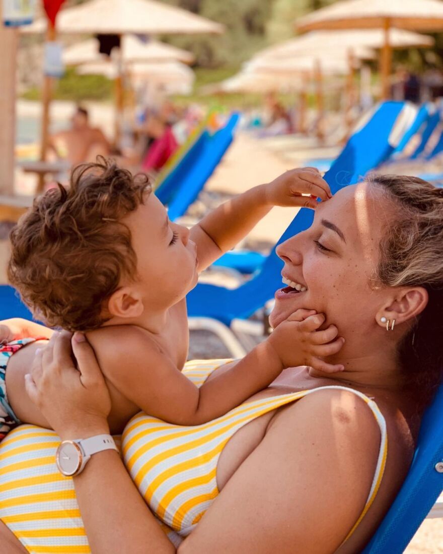 Κλέλια & Άννη Πανταζή: Σε προχωρημένη εγκυμοσύνη στην παραλία