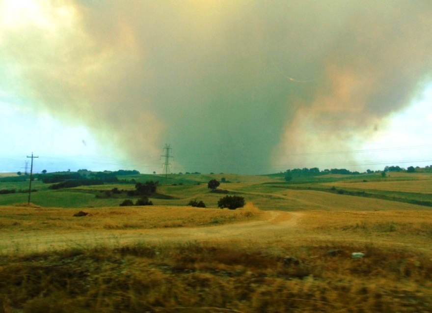 Γρεβενά: Σε δυο μέτωπα η μάχη με τη φωτιά - Ξαγρύπνησαν οι κάτοικοι πέντε οικισμών