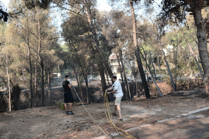 Φωτιά στην Αττική: Οδοιπορικό του protothema.gr στα καμένα - «Εικόνες Αποκάλυψης» στους Θρακομακεδόνες