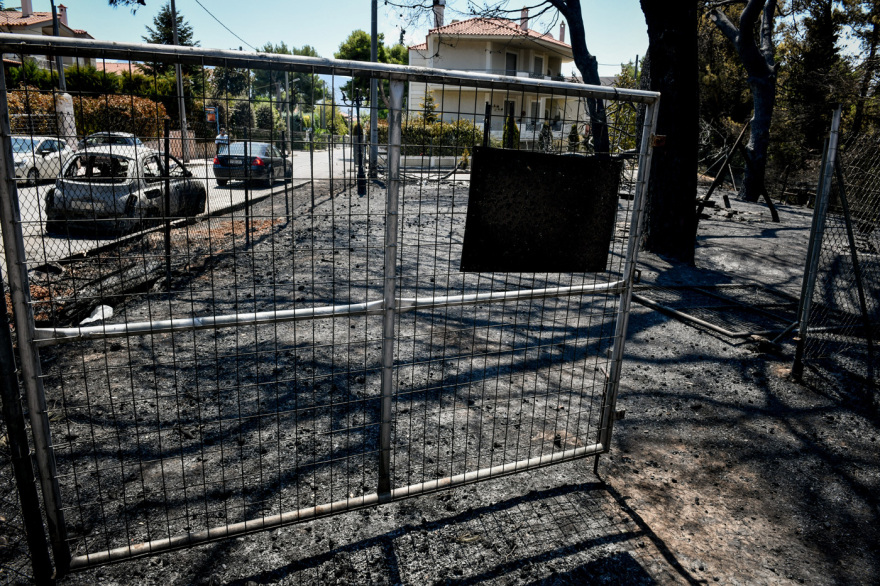 Φωτιά στην Αττική: Το μέγεθος της καταστροφής σε εικόνες