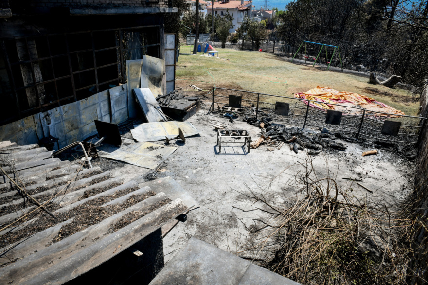 Φωτιά στην Αττική: Το μέγεθος της καταστροφής σε εικόνες