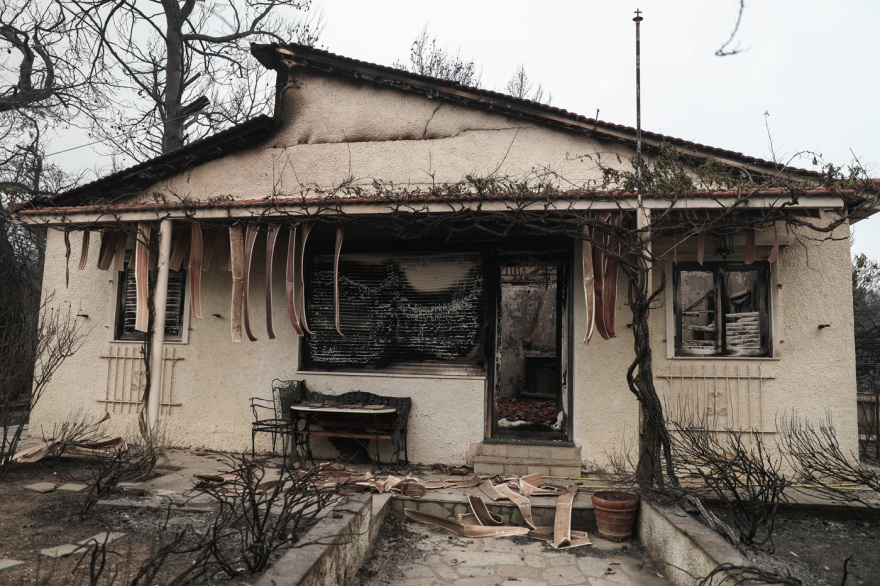 Φωτιά στην Αττική: Το μέγεθος της καταστροφής σε εικόνες