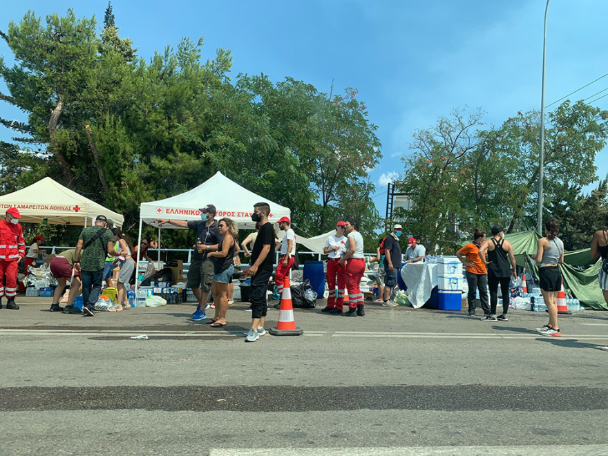 Φωτιά στην Αττική: Πάνω από 300 σπίτια με ζημιές - «Χάσαμε τις περιουσίες μας» λένε οι κάτοικοι