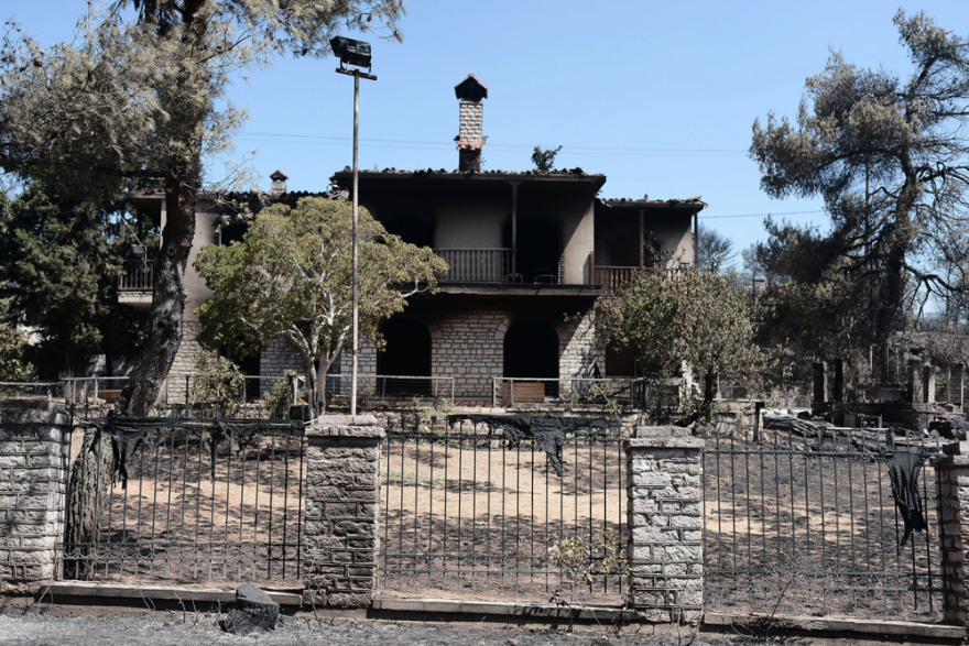 Φωτιά στην Αττική: Το μέγεθος της καταστροφής σε εικόνες