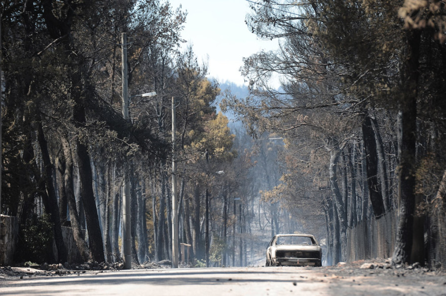 Φωτιά στην Αττική: Το μέγεθος της καταστροφής σε εικόνες
