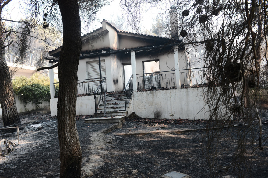 Φωτιά στην Αττική: Οδοιπορικό του protothema.gr στα καμένα - «Εικόνες Αποκάλυψης» στους Θρακομακεδόνες