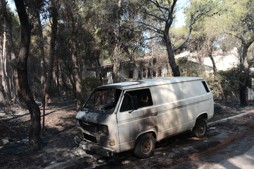 Φωτιά στην Αττική: Οδοιπορικό του protothema.gr στα καμένα - «Εικόνες Αποκάλυψης» στους Θρακομακεδόνες