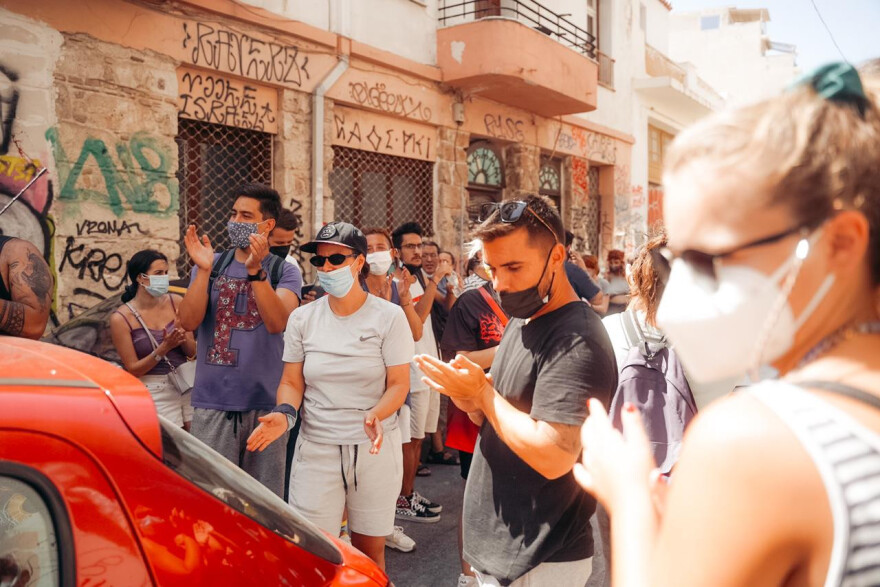 Συγκεντρώνουν είδη πρώτης ανάγκης για πυρόπληκτους σε όλη την Ελλάδα - Πώς μπορείτε να βοηθήσετε ανθρώπους και ζώα