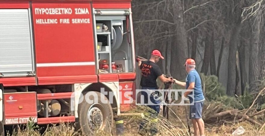 Φωτιά στην Ηλεία: «Έσπασε» το ενιαίο μέτωπο, μάχη με διάσπαρτες εστίες και αναζωπυρώσεις