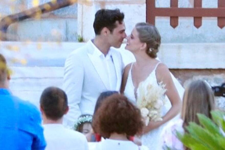 Δανάη Μιχαλάκη - Γιώργος Παπαγεωργίου: Ο λαμπερός γάμος στη Σύρο και το love story