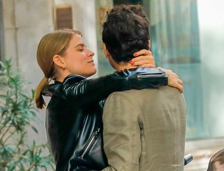 Δανάη Μιχαλάκη - Γιώργος Παπαγεωργίου: Ο λαμπερός γάμος στη Σύρο και το love story