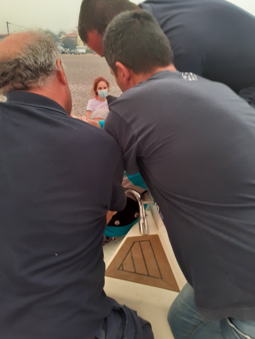 Φωτιές: Πάνω από 2.600 διασώσεις «μετρά» το Λιμενικό: Πήραν αγκαλιά τους πολίτες