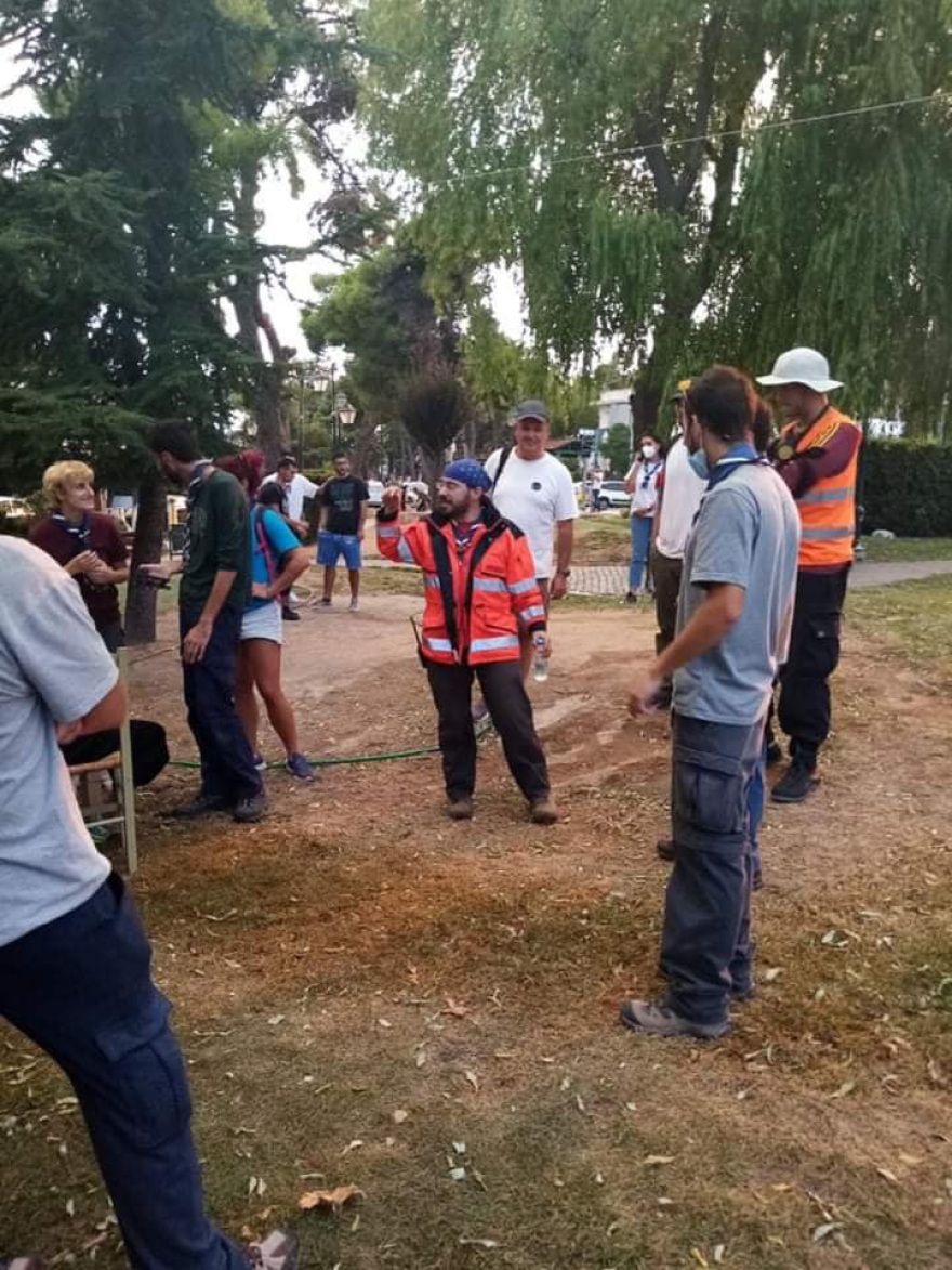 Φωτιά στην Αττική: Στο πλευρό των πυροσβεστικών δυνάμεων 70 πρόσκοποι